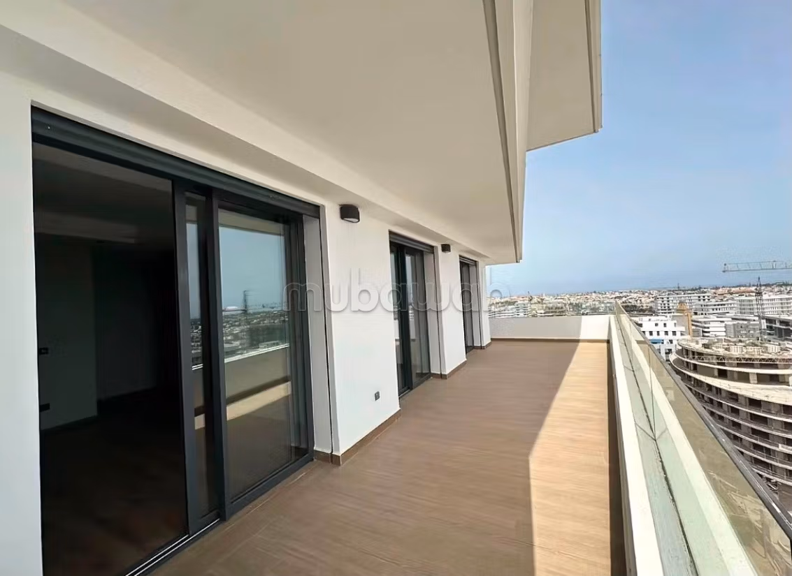 Flat for rent in Ferme Bretonne Hay Arraha. 3 rooms. Attic