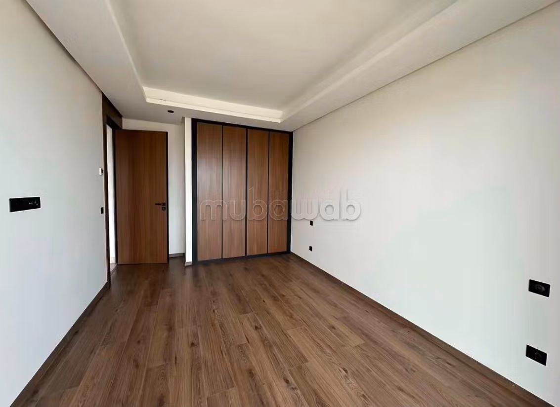 Flat for rent in Ferme Bretonne Hay Arraha. 3 rooms. Attic