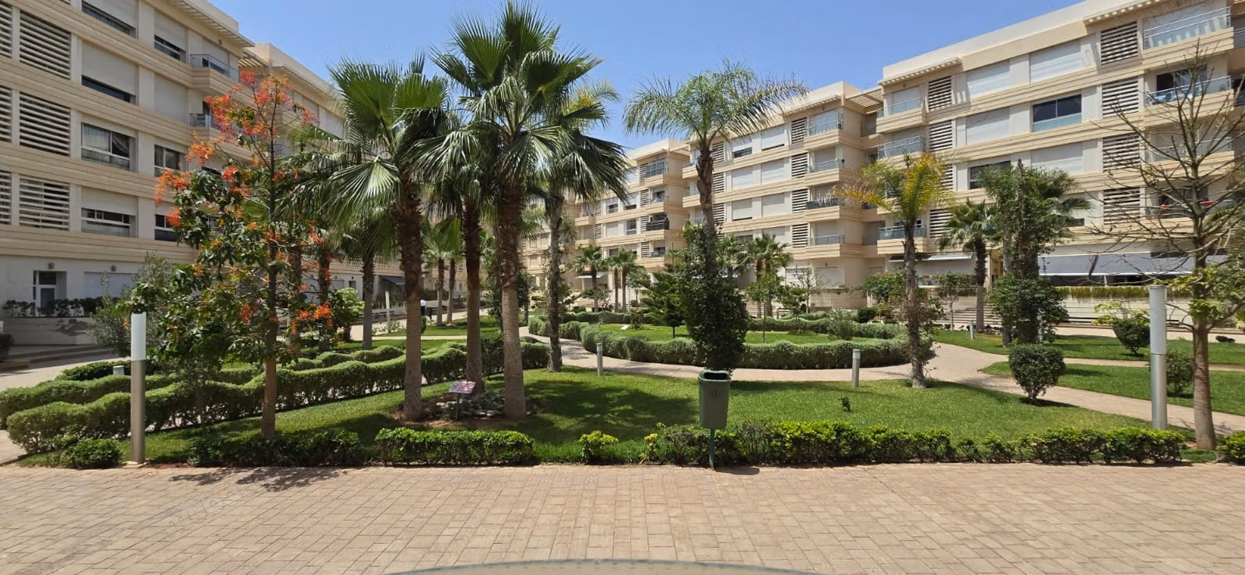Beautiful apartment for sale in Hay Massira. Large area 91 m². General satellite dish system, On site security