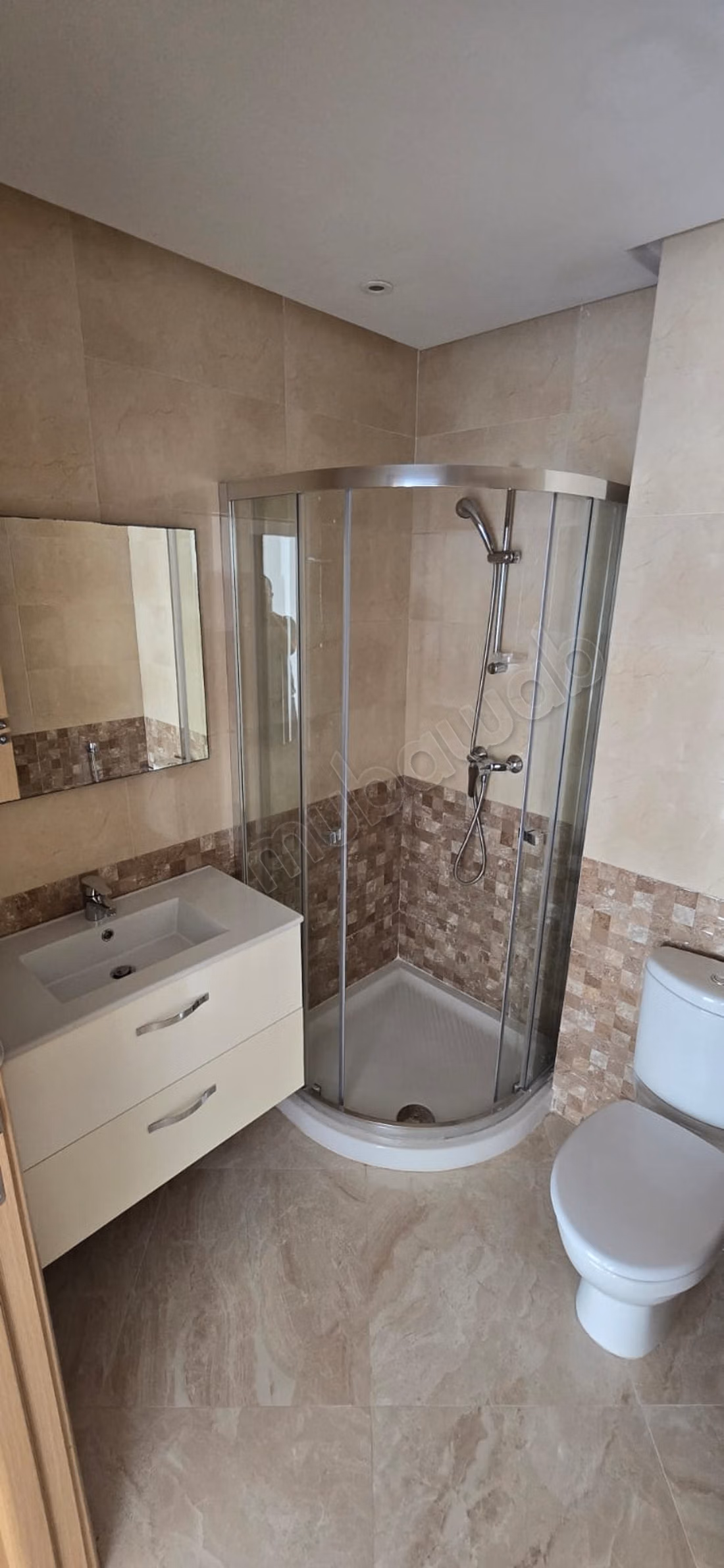 Beautiful apartment for sale in Hay Massira. Large area 91 m². General satellite dish system, On site security