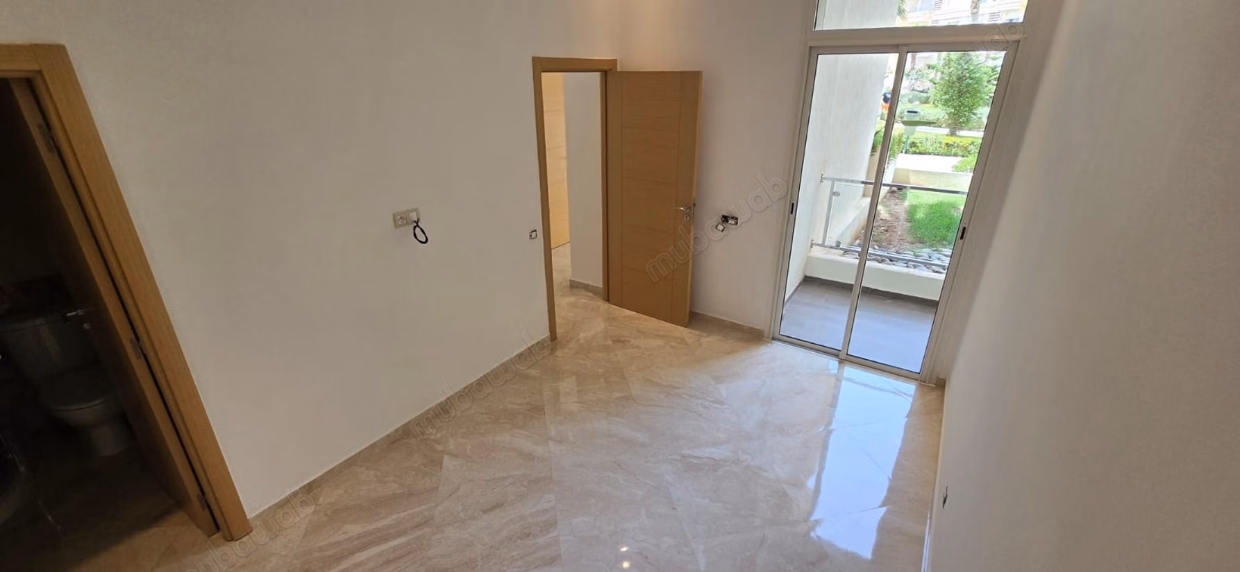 Beautiful apartment for sale in Hay Massira. Large area 91 m². General satellite dish system, On site security