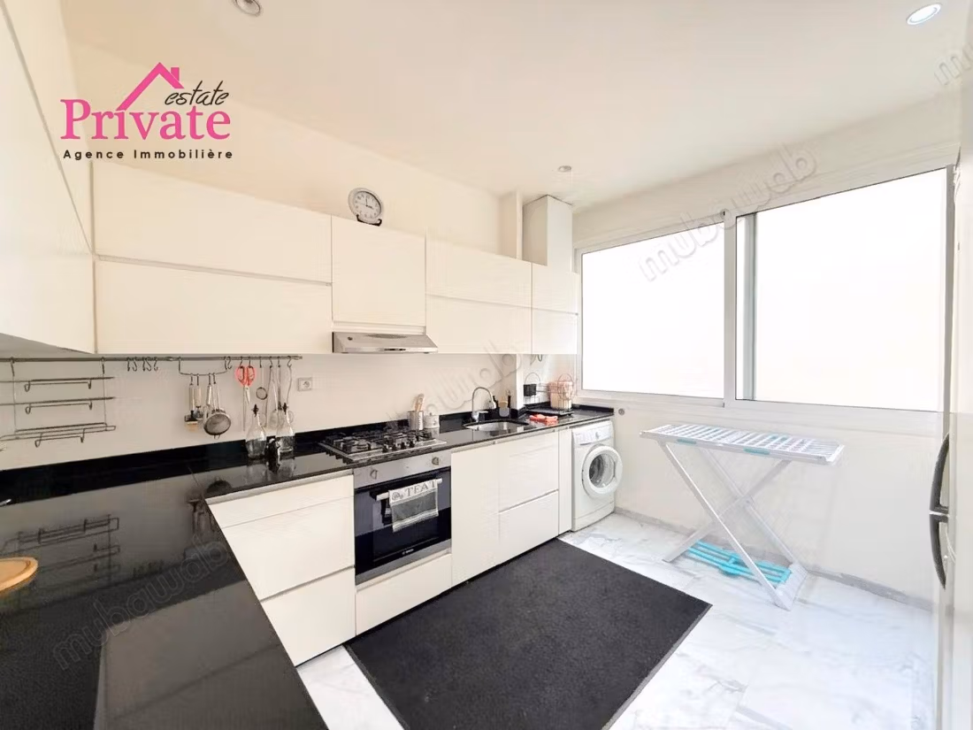 Great apartment for rent in Administratif. 2 lovely rooms. Ample storage space