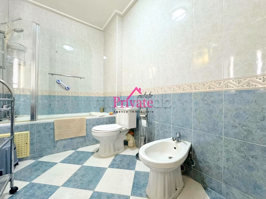 Location appartement 90m² 
QUARTIER ADMINISTRATIF 
Ref: LAM785