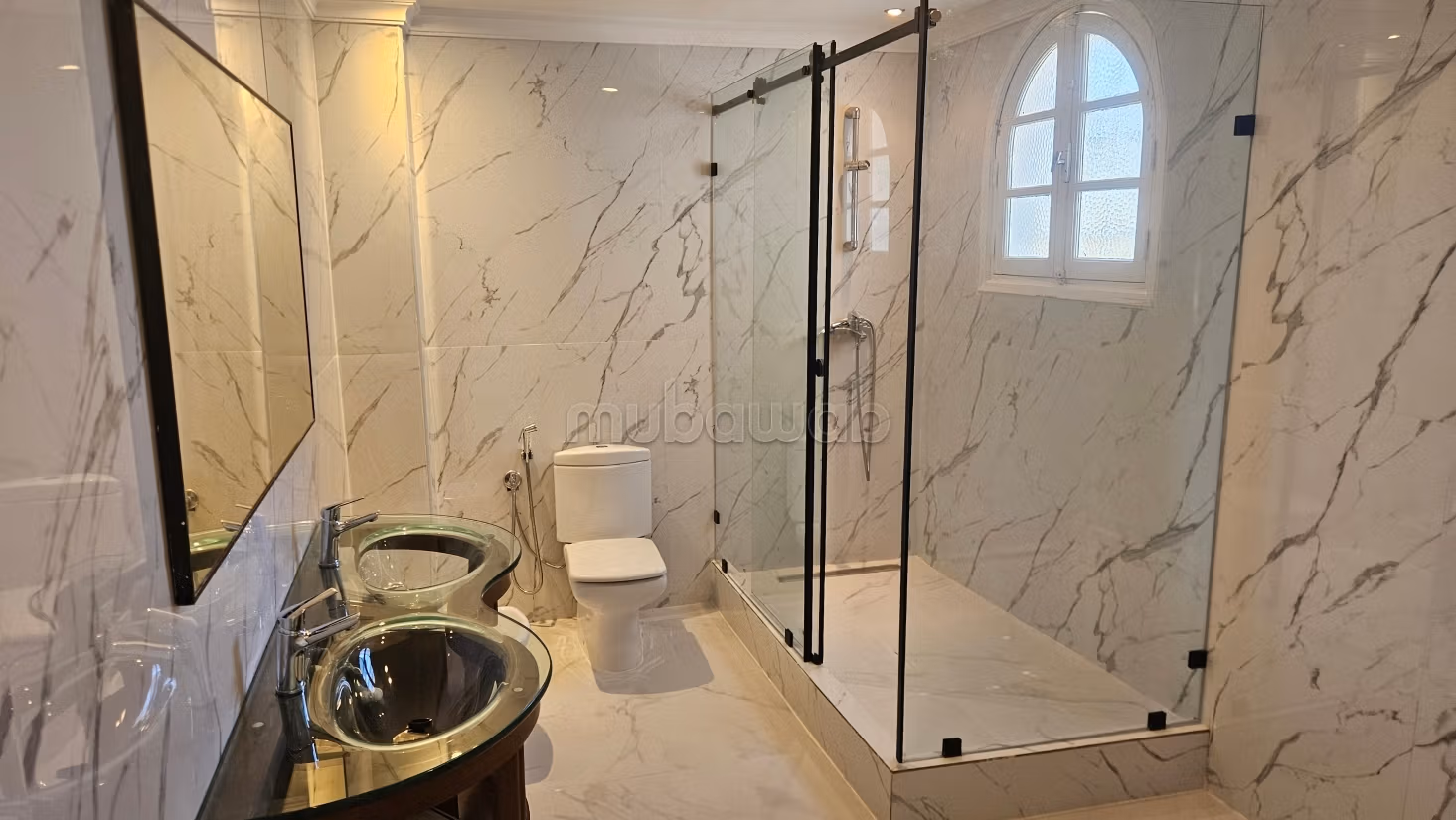 Grande villa 5CH 900 m2 avec piscine à ANFA