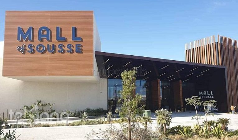 Offices & shops for sale. Small area 136 m²