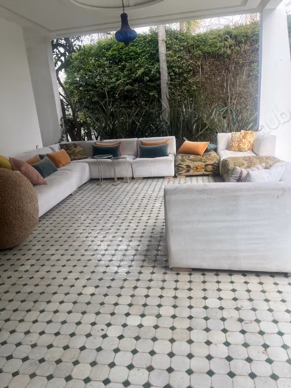 Te koop: land in Souissi. Totale oppervlakte 1976 m²