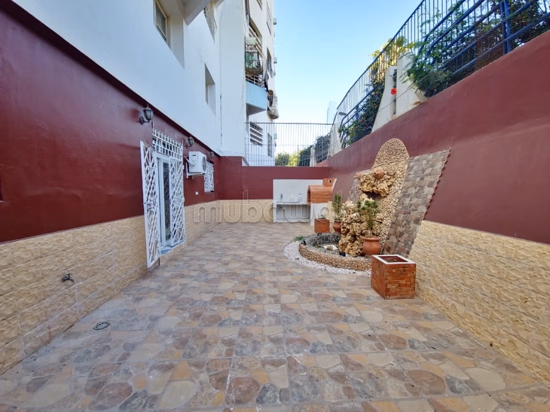 Superbe appartement meublé au rez de chaussée — 2