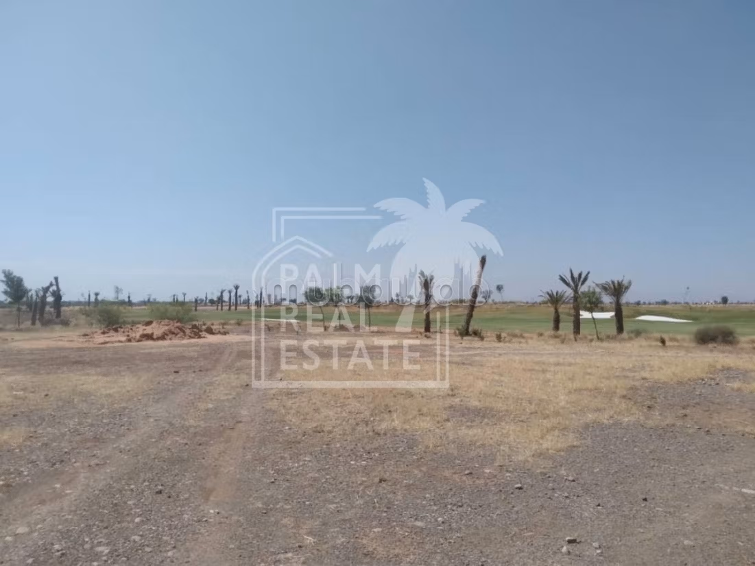 Lot terrain a vendre plein sud front golf