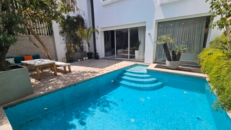 Kopen: villa's en luxe woningen in Californie. 3 Kamers. Verstevigde deur en satellietschotel