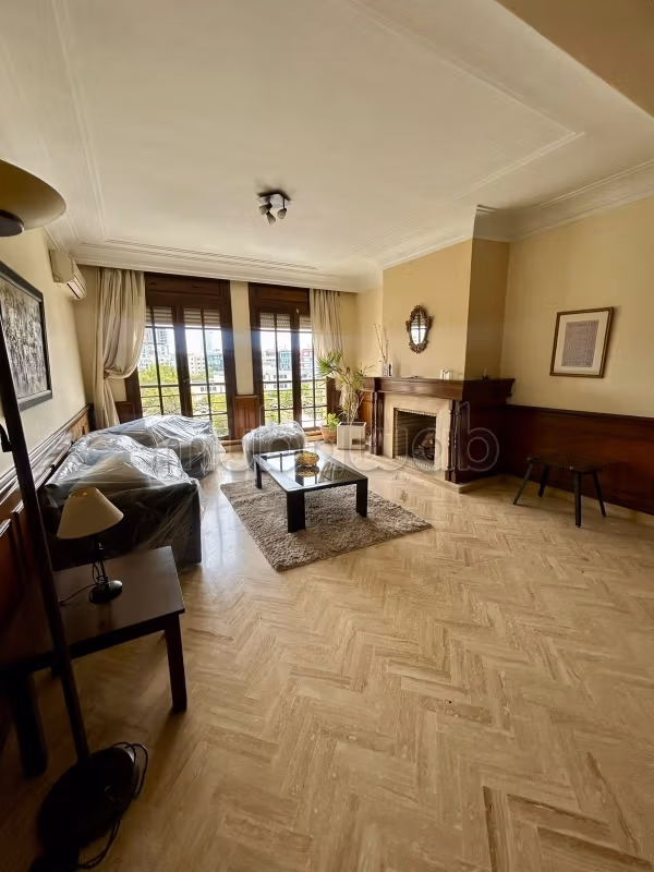 A LOUER Bel Appartement de 171 m² sur Racine