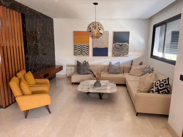 Villa di lusso in vendita. 4 belle camere da letto. Ammobiliato