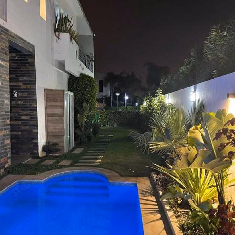 Luxury Villa for sale in Bouskoura Ville. Large area 484 m². Air conditioning
