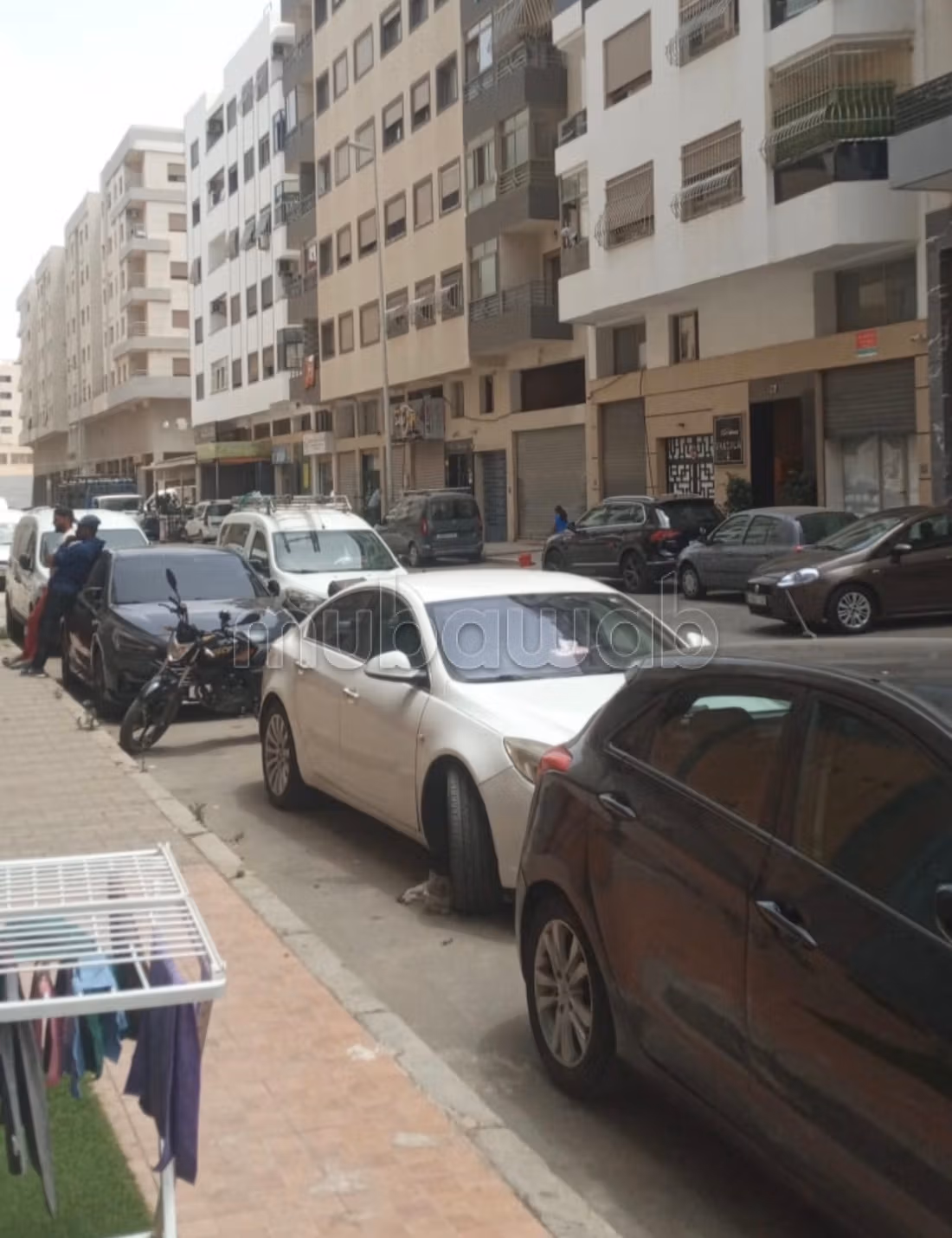 Local commercial à vendre à Al Qods. Surface totale 166 m². Sécurisé 24/24
