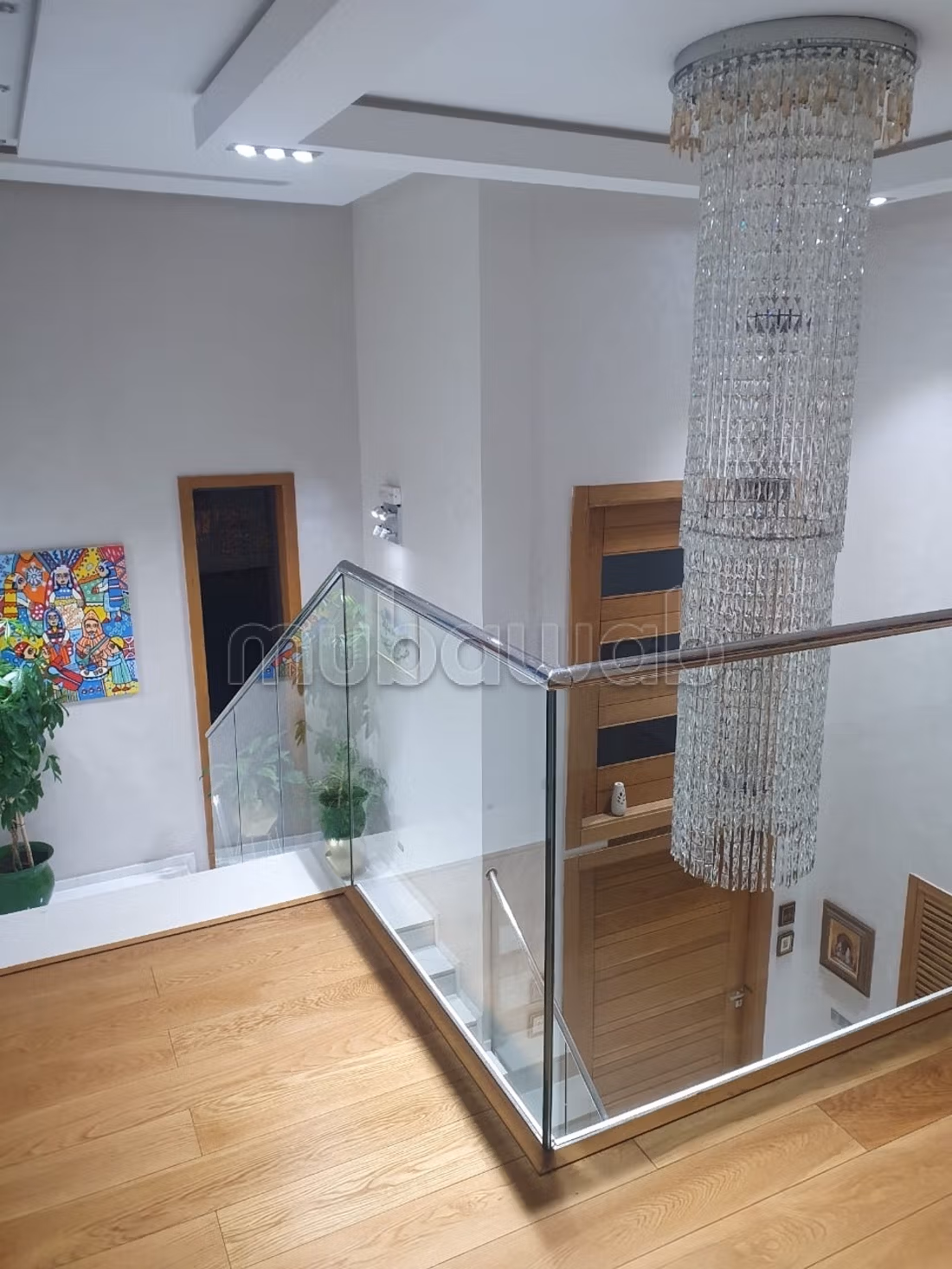 Villa's en luxe woningen beschikbaar. 5 Kamers. Traditionele, Marokkaanse woonkamer en satellietschotel