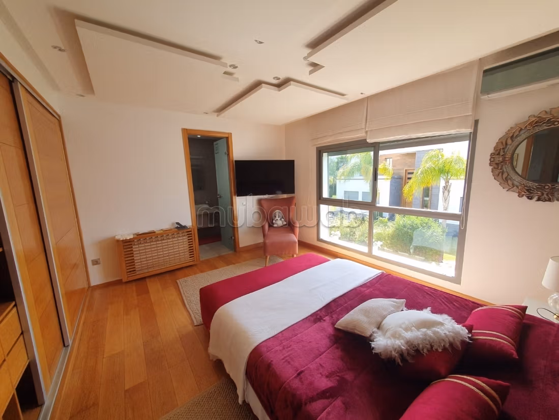 Villa's en luxe woningen beschikbaar. 5 Kamers. Traditionele, Marokkaanse woonkamer en satellietschotel
