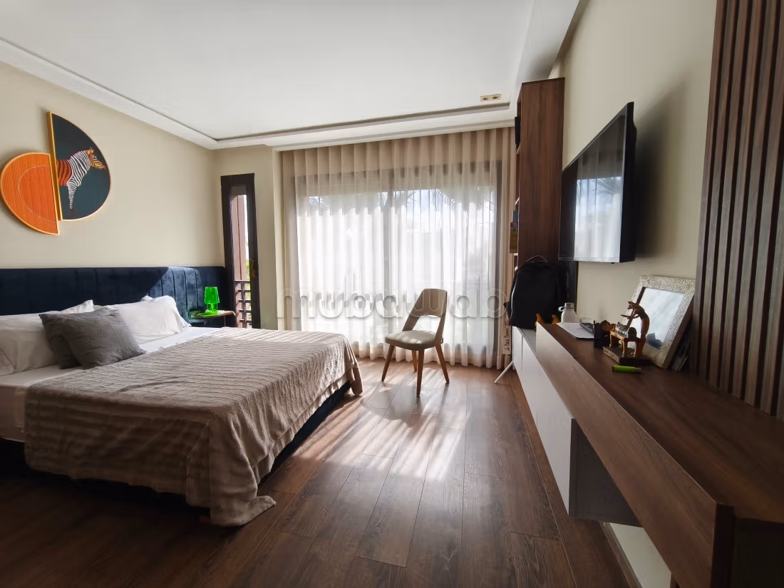 Villa's en luxe woningen huren. 8 Ruimtes. Gemeubileerd
