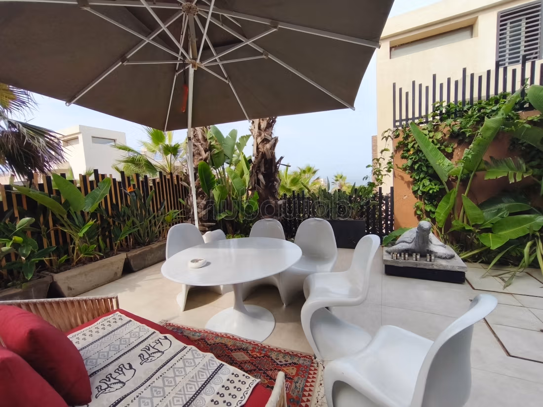 Villa's en luxe woningen huren. 8 Ruimtes. Gemeubileerd