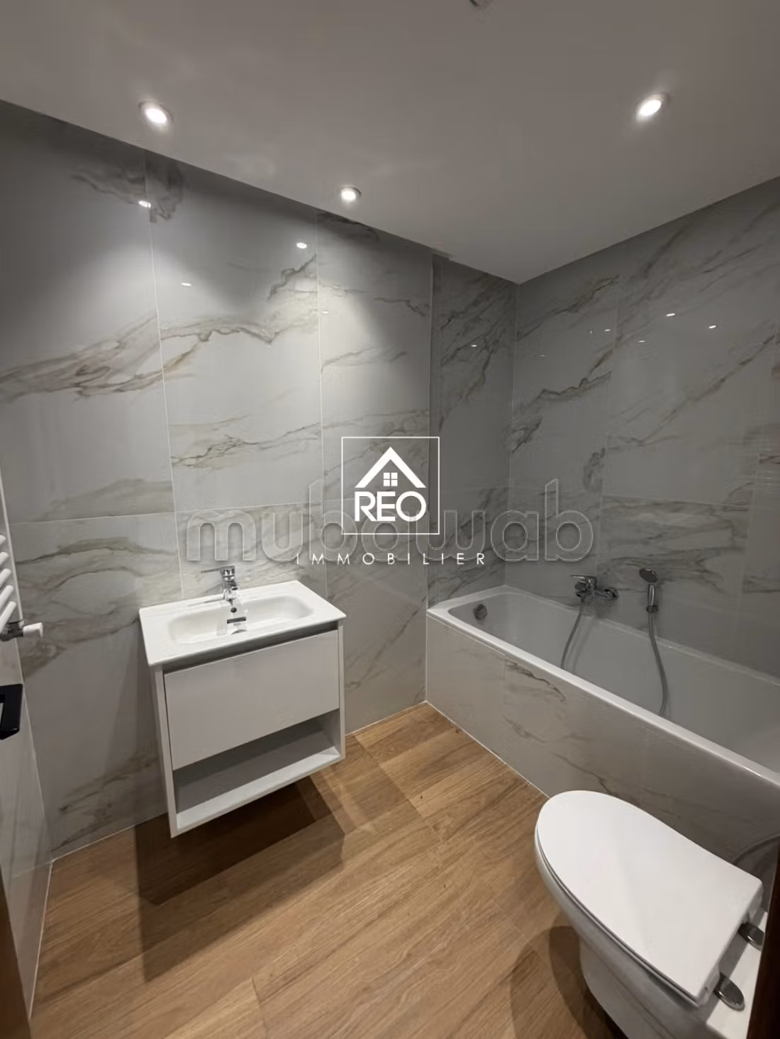 Sell apartment in Aouina. 2 rooms. Caretaker service available, air conditioning
