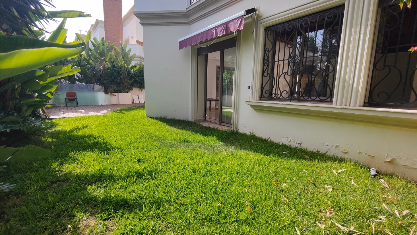 High quality house for sale in Californie. 4 rooms. Garden and terrace