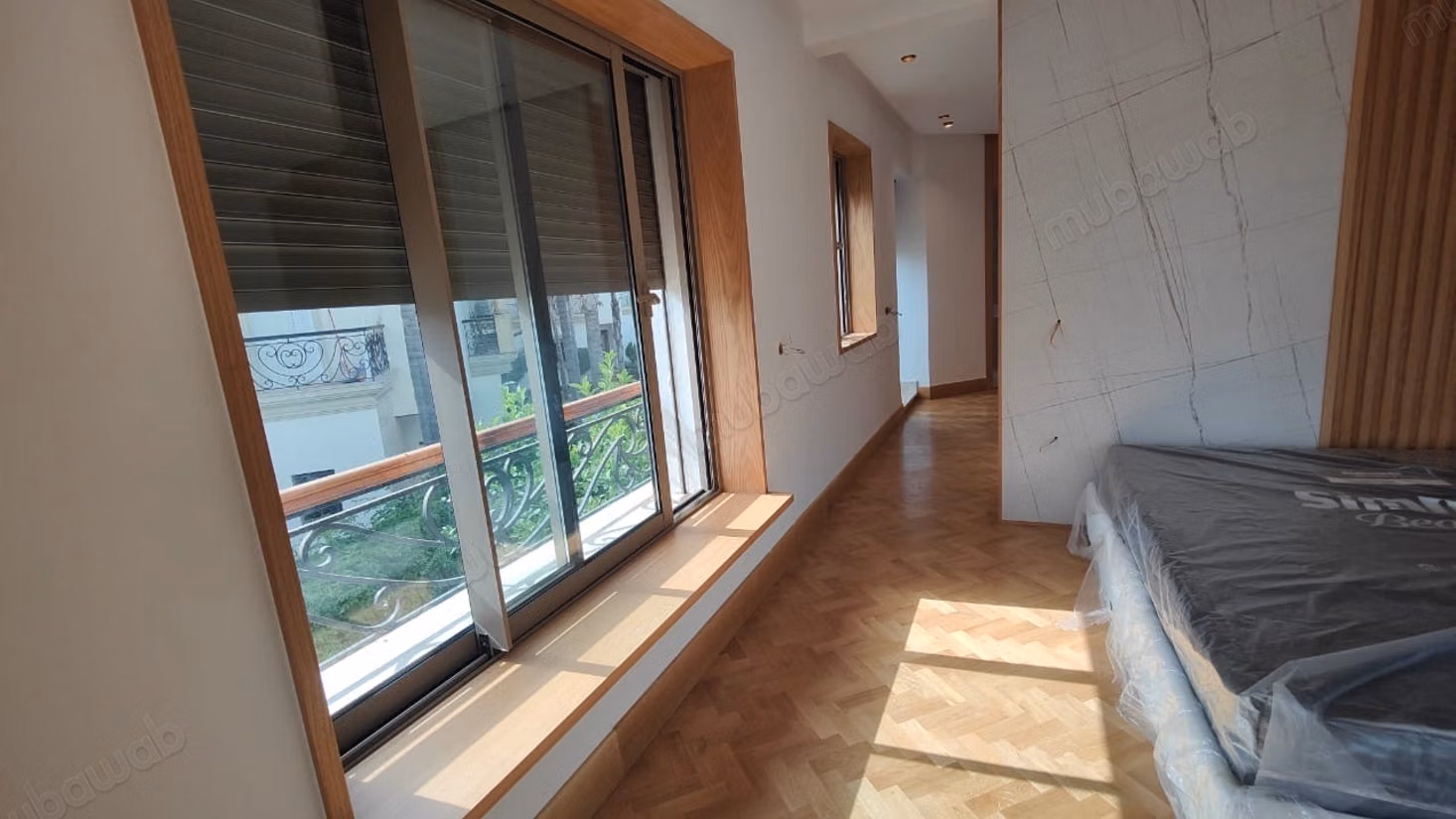 High quality house for sale in Californie. 4 rooms. Garden and terrace