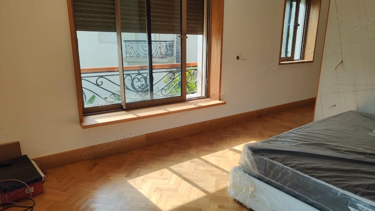 High quality house for sale in Californie. 4 rooms. Garden and terrace