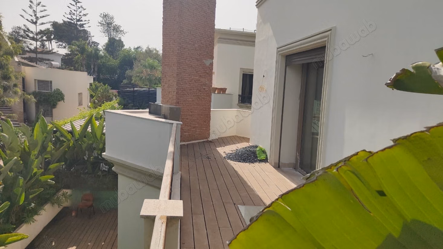 High quality house for sale in Californie. 4 rooms. Garden and terrace