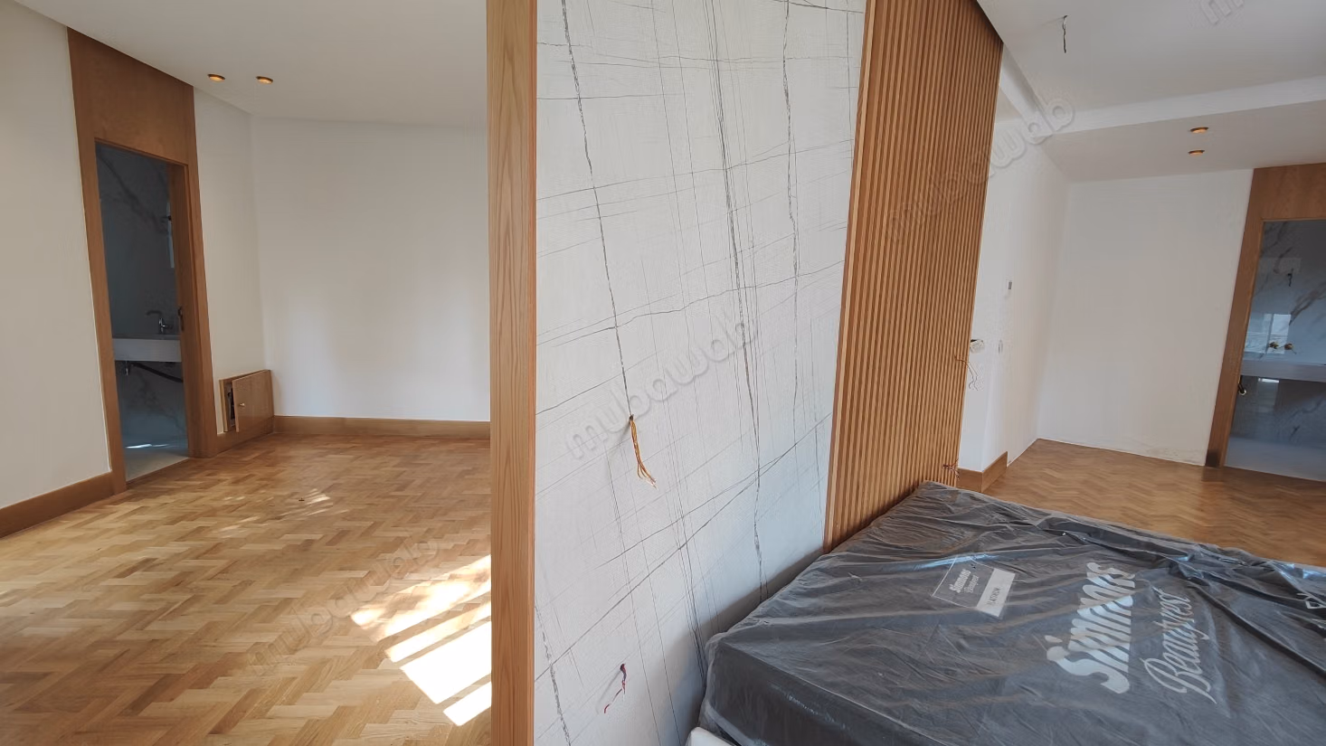 High quality house for sale in Californie. 4 rooms. Garden and terrace