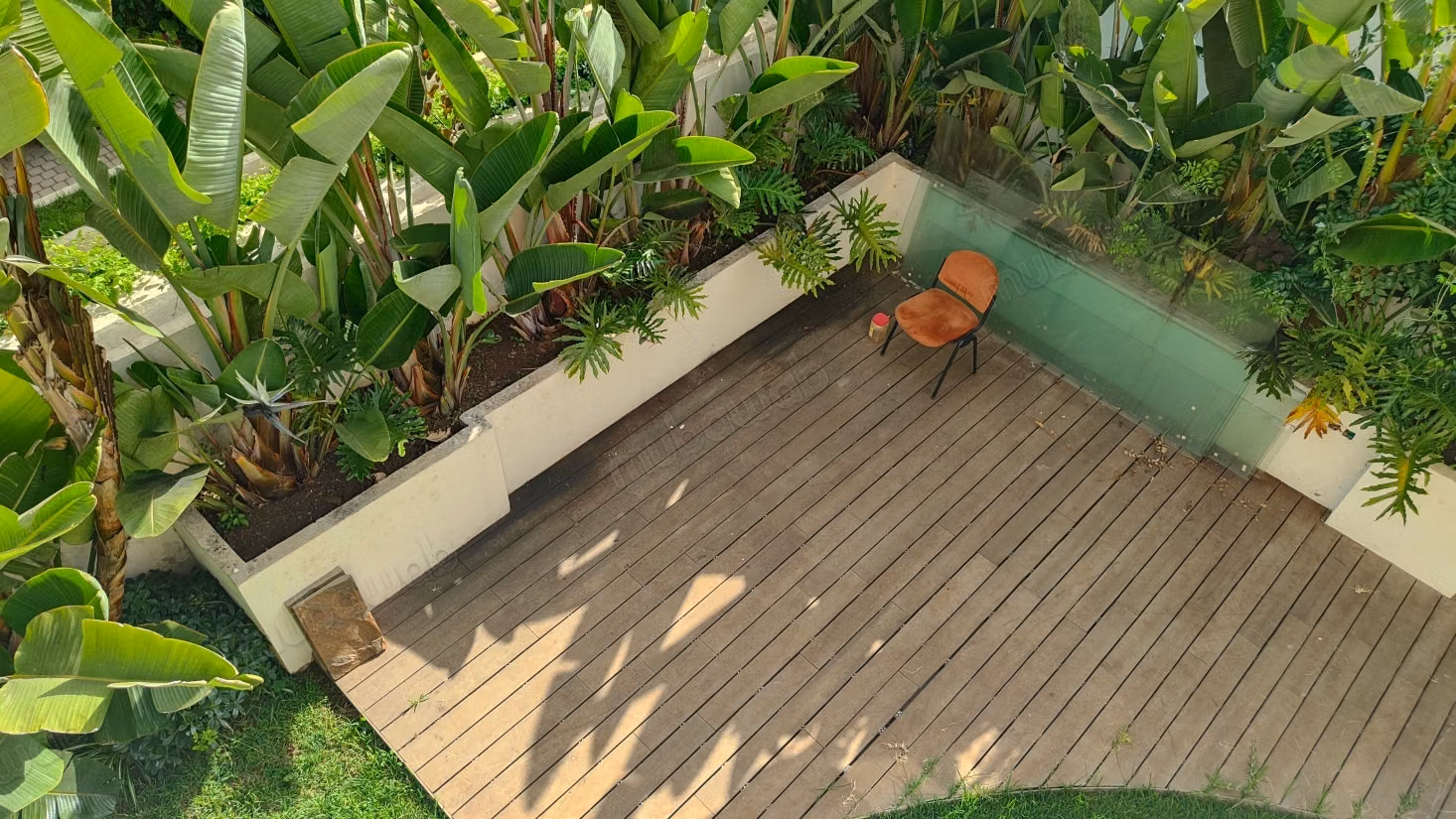 High quality house for sale in Californie. 4 rooms. Garden and terrace