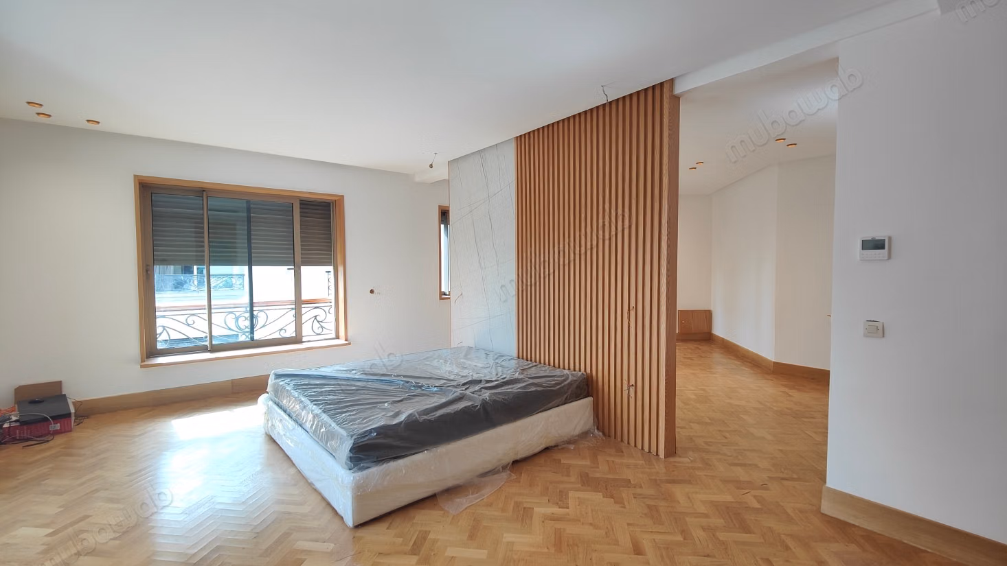High quality house for sale in Californie. 4 rooms. Garden and terrace