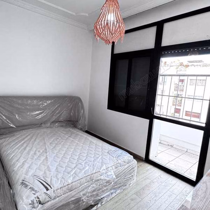 Apartment for sale in Maârif. 6 large rooms. Carpark and elevator