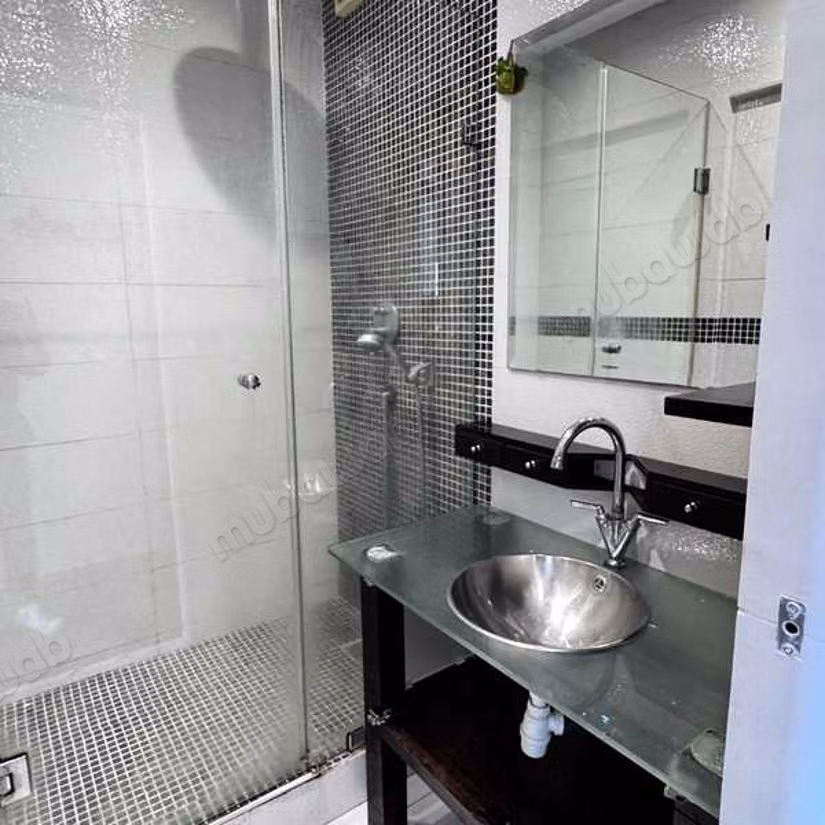 Apartment for sale in Maârif. 6 large rooms. Carpark and elevator