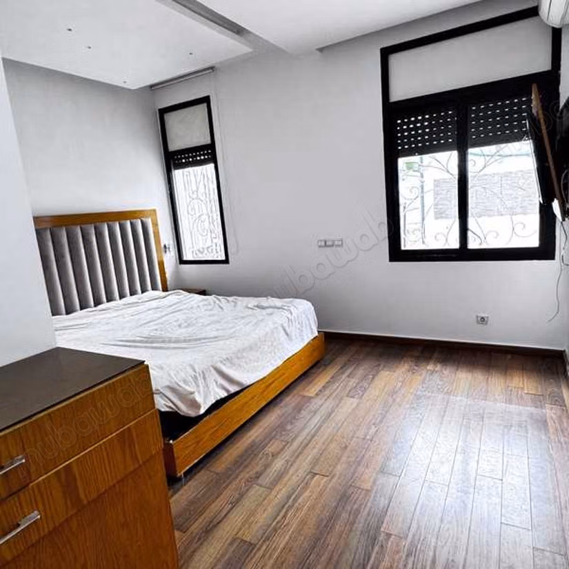 Apartment for sale in Maârif. 6 large rooms. Carpark and elevator