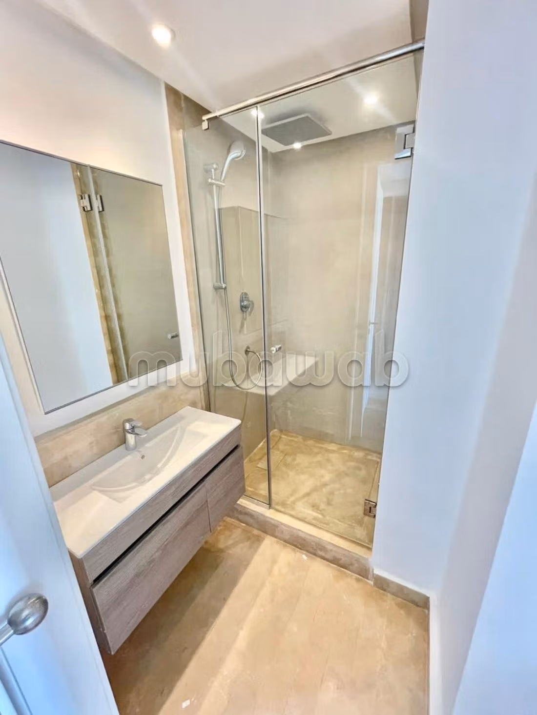 Encuentra un piso en alquiler en Bourgogne Est. 1 dormitorio. Aire condicionado