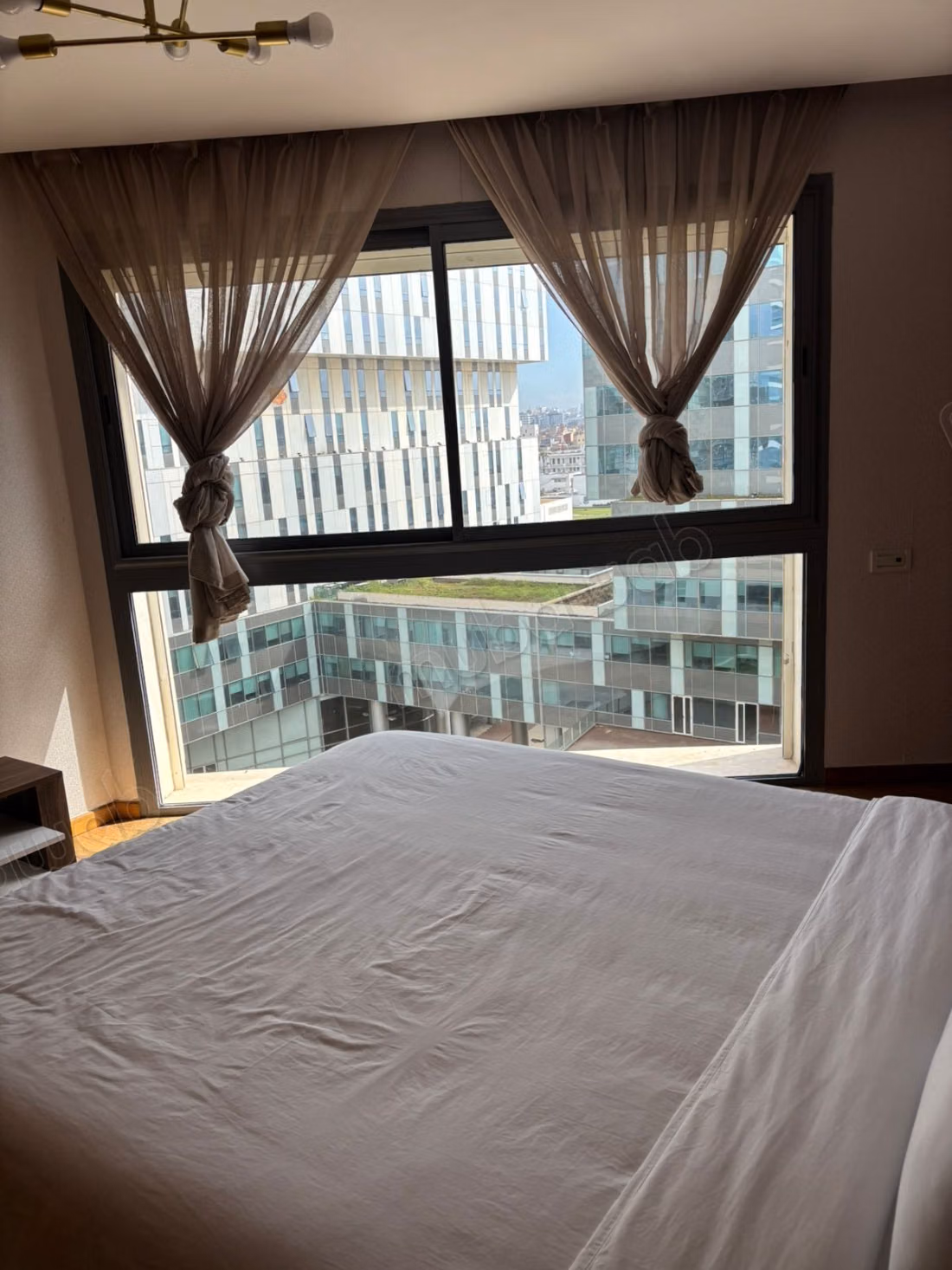 Bel appartement à vendre à Casablanca Marina. 
Surface de 72 m². 
Meublé