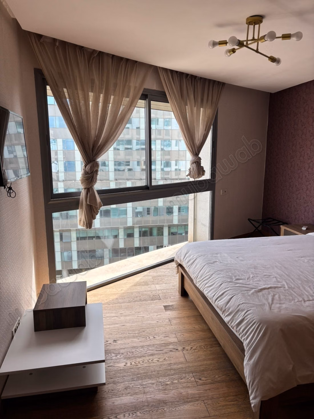 Bel appartement à vendre à Casablanca Marina. 
Surface de 72 m². 
Meublé