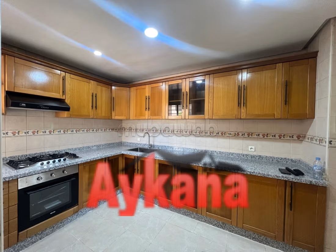 Bellissimo appartamento in affitto a Riyad. Superficie di 112 m². Con garage e ascensore