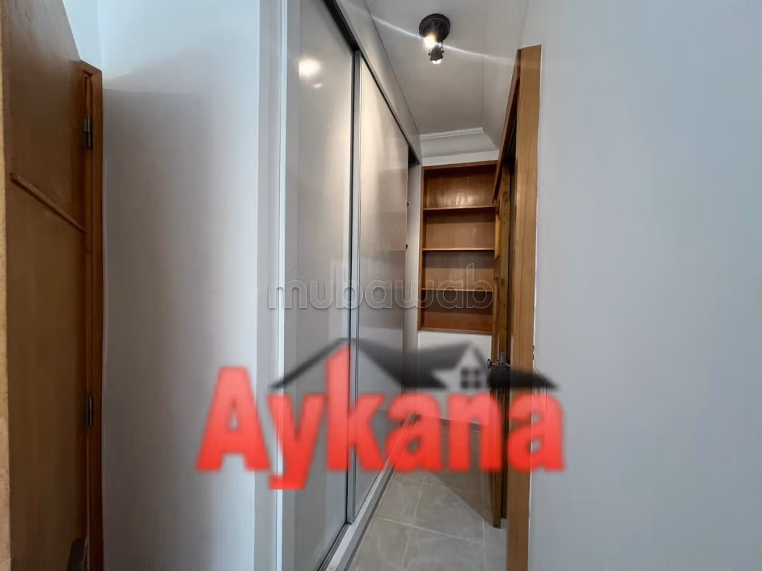 Bellissimo appartamento in affitto a Riyad. Superficie di 112 m². Con garage e ascensore