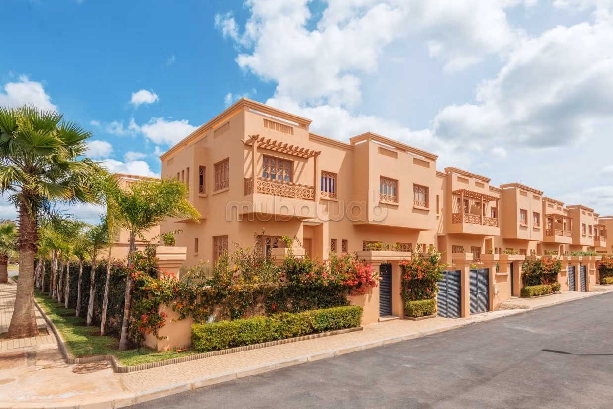 Villa's en luxe woningen te koop in Alfilline. Oppervlakte 297 m². Tuin en parkeergelegenheid