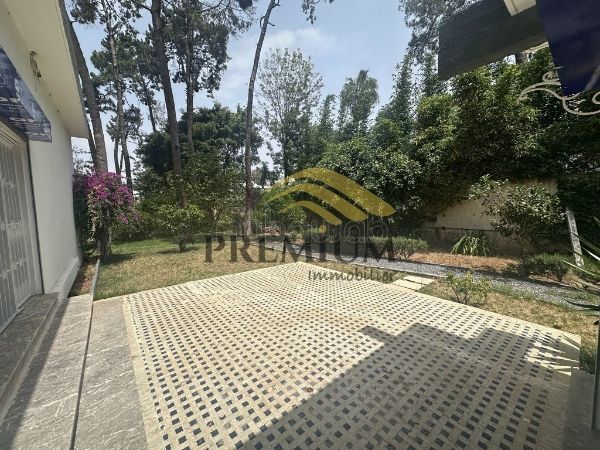 عقار للكراء بالسويسي. 4 غرف. المدفأة وحارس الإقامة