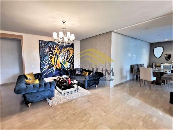 شقة جميلة للكراء بالرياض. 7 قطع كبيرة. مفروشة