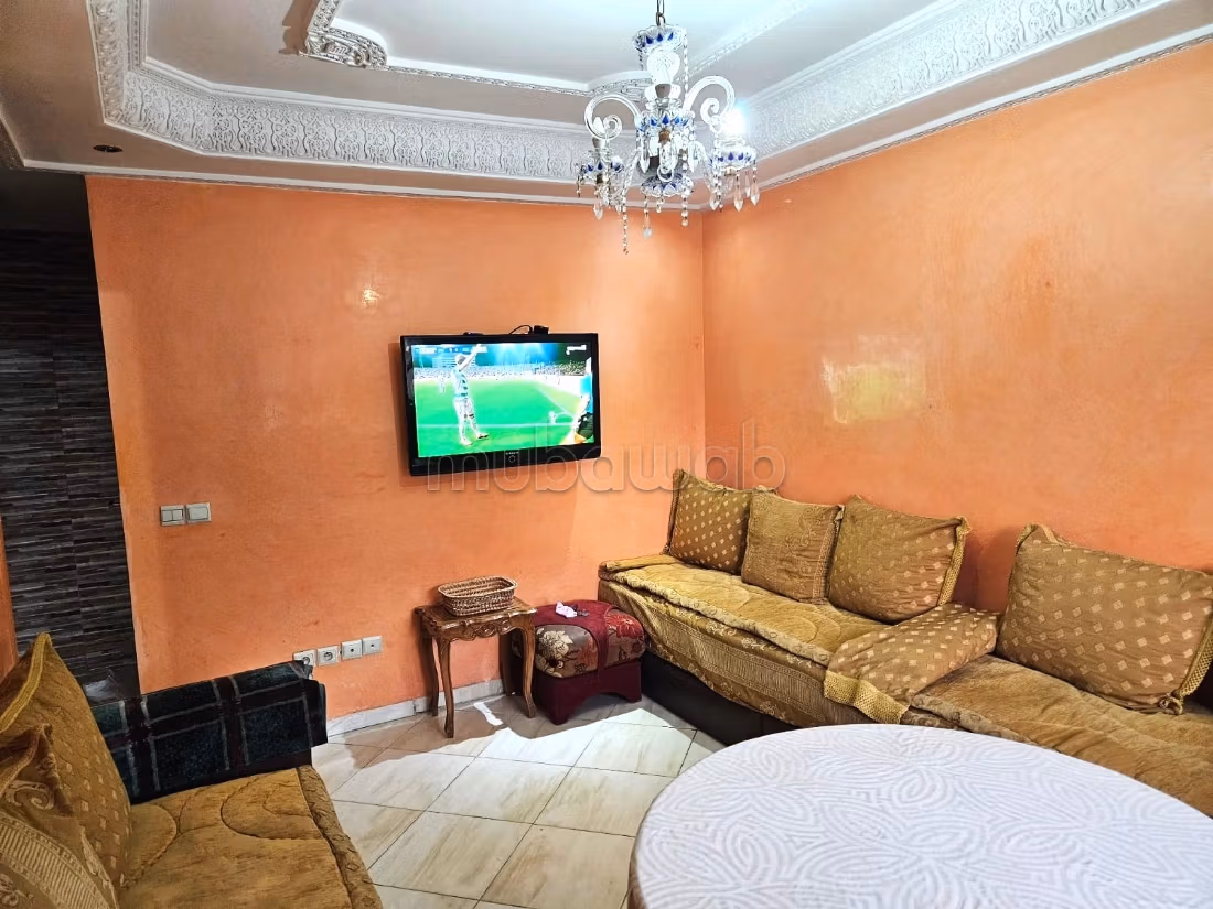 Bell'appartamento in affitto a Hay Mohammadi. Superficie 67 m². Salotto marocchino, sistema di sicurezza