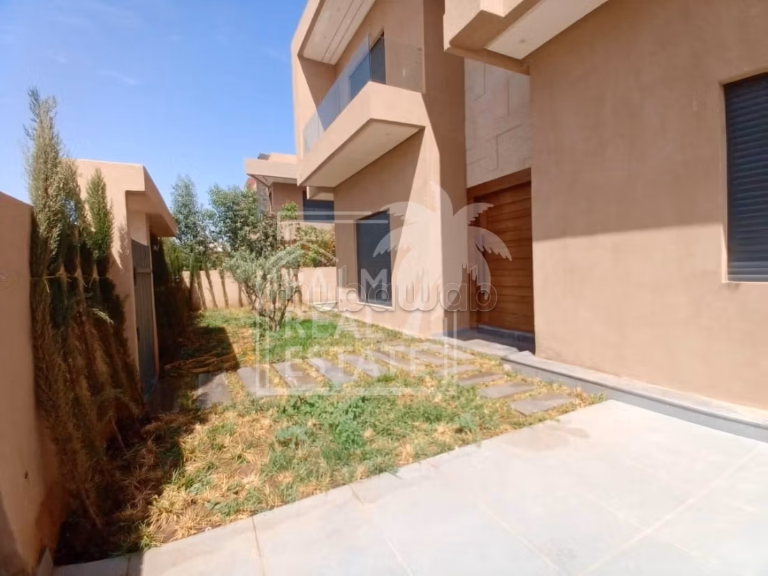 Villa luxueuse et contemporaine au noria golf marrakech
