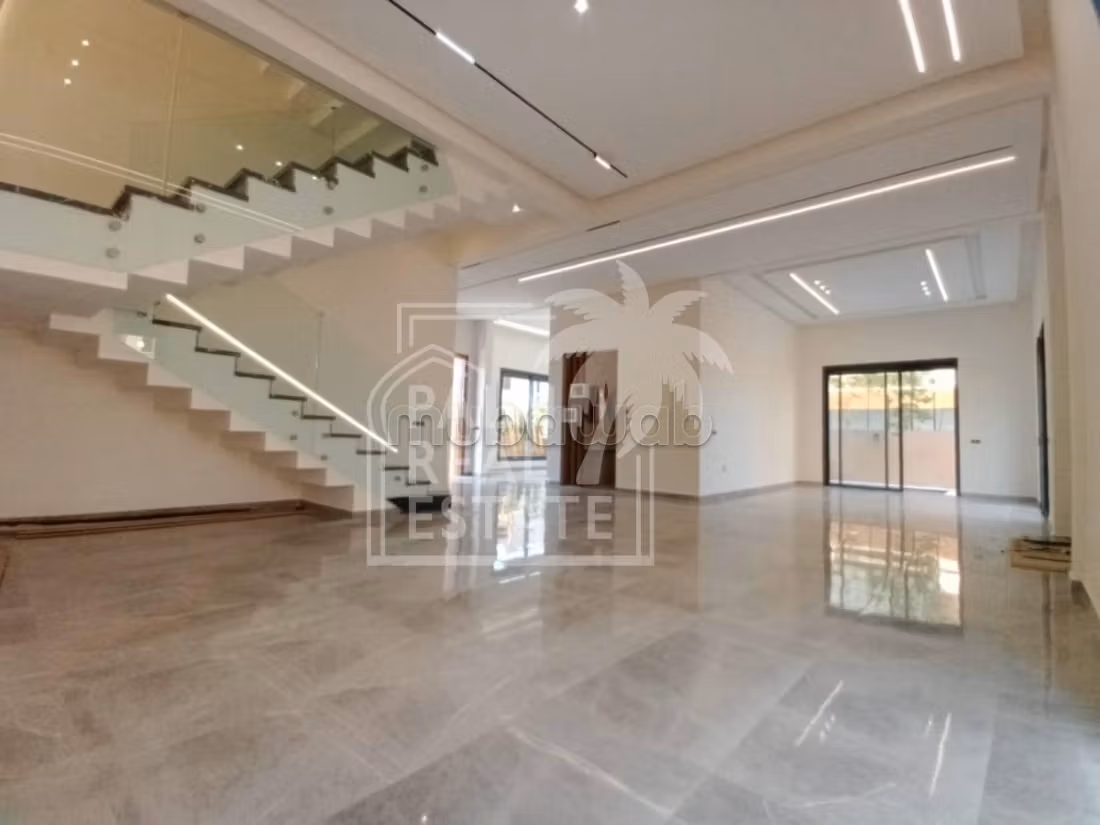 Villa luxueuse et contemporaine au noria golf marrakech