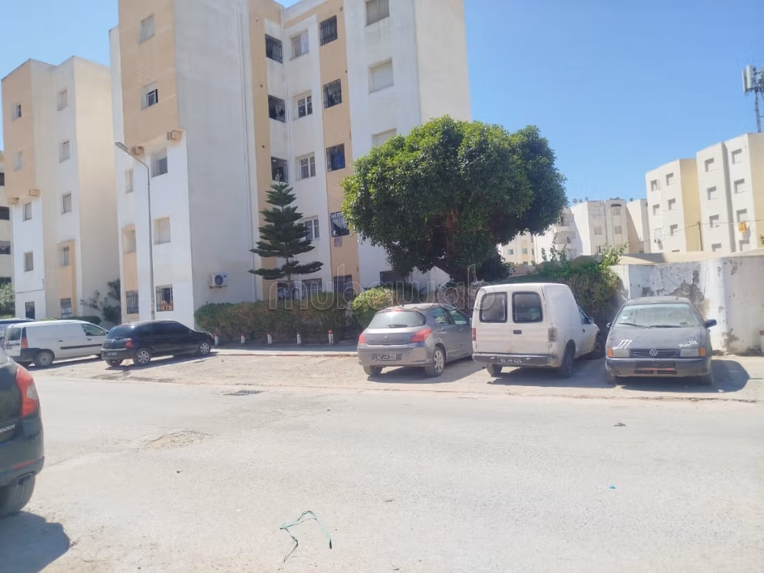 Vendita terreno a Cité El Behi Ladghem. Superficie 484 m²