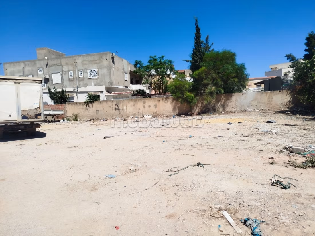 Vendita terreno a Cité El Behi Ladghem. Superficie 484 m²