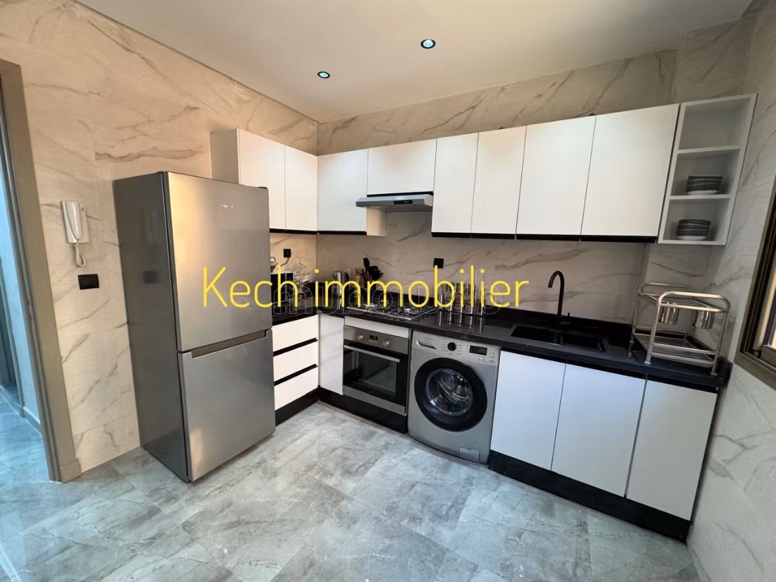 Flat for rent in Camp Al Ghoul. Dimension 90 m². Ample storage space