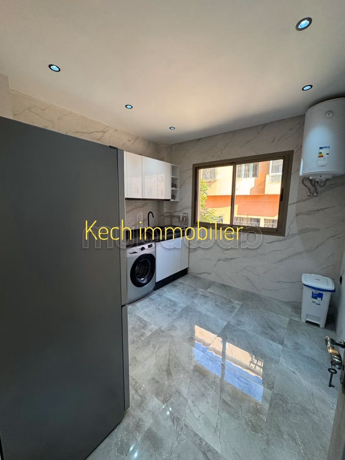 Flat for rent in Camp Al Ghoul. Dimension 90 m². Ample storage space