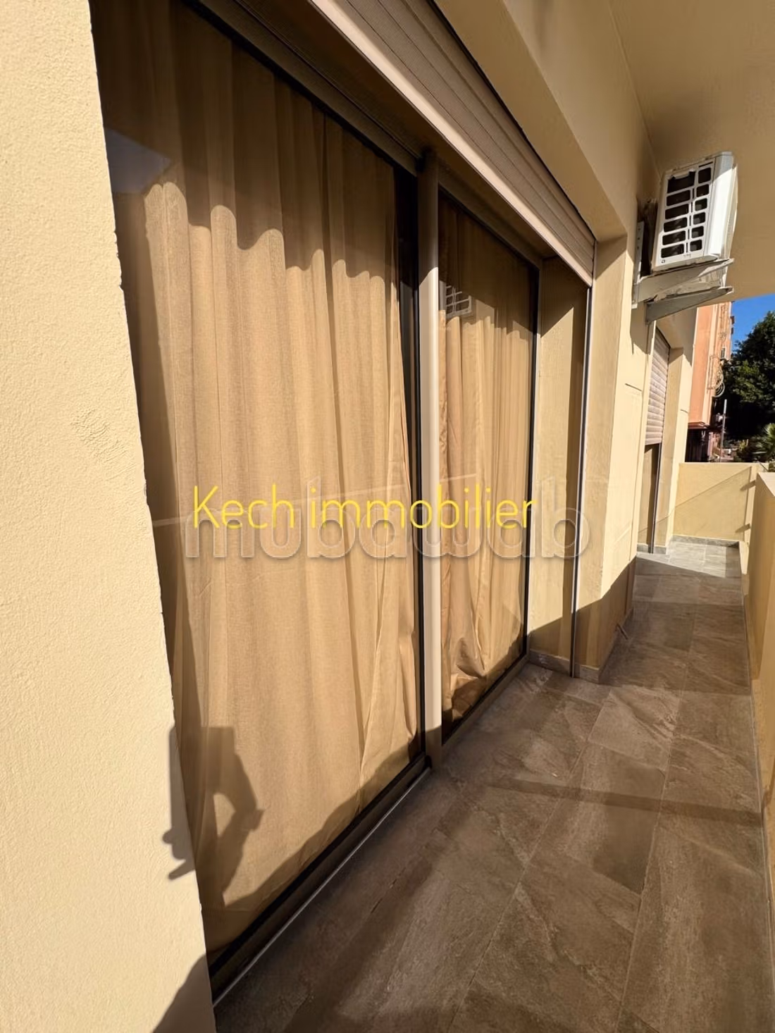 Flat for rent in Camp Al Ghoul. Dimension 90 m². Ample storage space