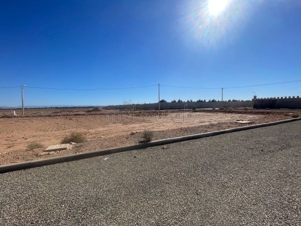 Land kopen. Oppervlakte 225 m²