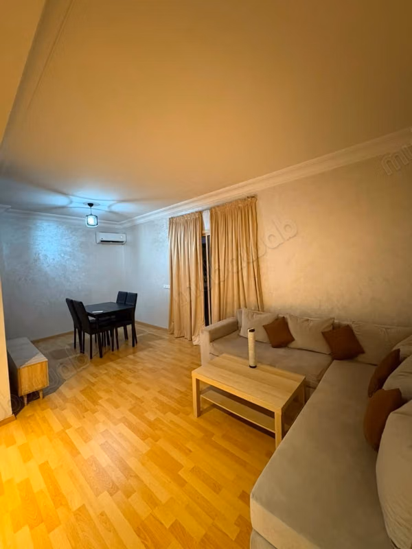 Piso en alquiler en Agdal. Área total 85 m². Bien decorado